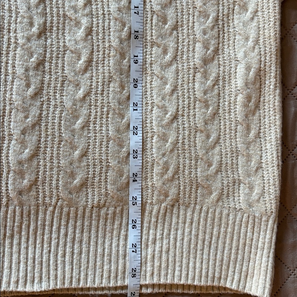 Time and Tru Elegant Cream Cable Knit Sweater Oversized. NWT size L - Picture 7 of 8